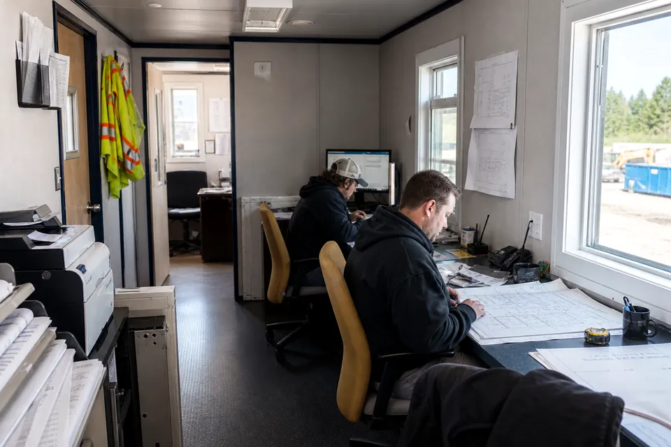 10×44 office planning
